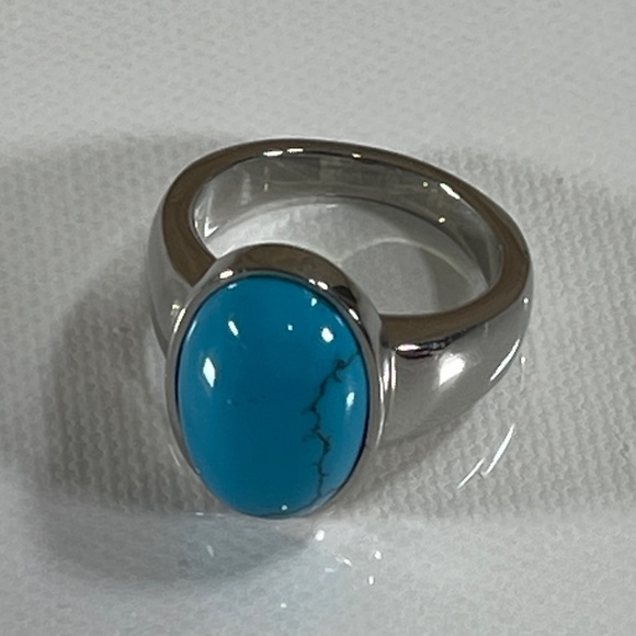 37. Silver Tone Natural Blue Faux Turquoise Ring - Picture 7 of 7